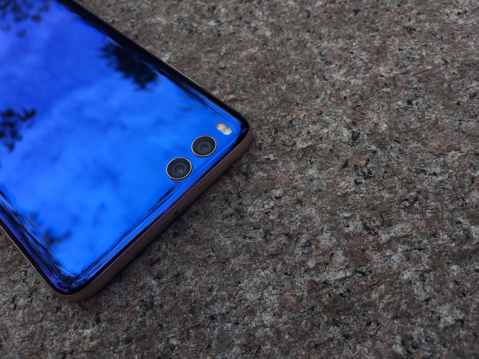 小米note3亮蓝色图赏!线下销售火爆!