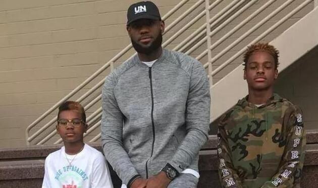 詹姆斯大儿子身高目测1米8,把威少当偶像,颜值