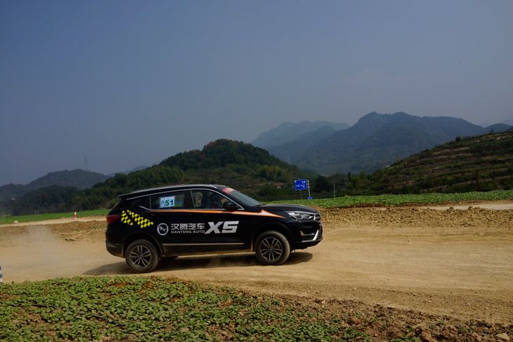 力压哈弗、奇瑞 汉腾X5称霸CSC城市精英超级短道联赛