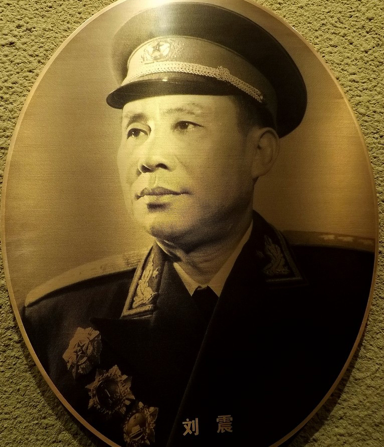 刘震将军虽然出生于湖北一个农民家庭,但对新潮时尚的东西有一种天生