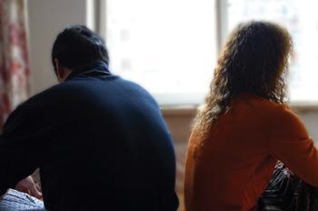 结婚女友要十万彩礼,婚后不愿和我同房妻子的