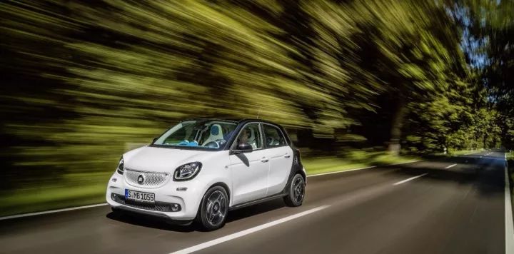 我不想跟开这车的男人说话，但女人可以