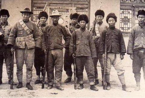 建国前号称“天下第一”：东北土匪的组织结构是怎样的？|土匪|崽子|大掌柜|秧子|头目_新浪新闻