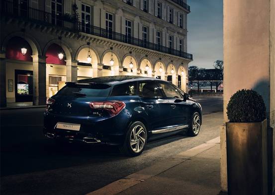 极不保值的八款轿车，价格跌得比股票还快，二手车商都闻风丧胆