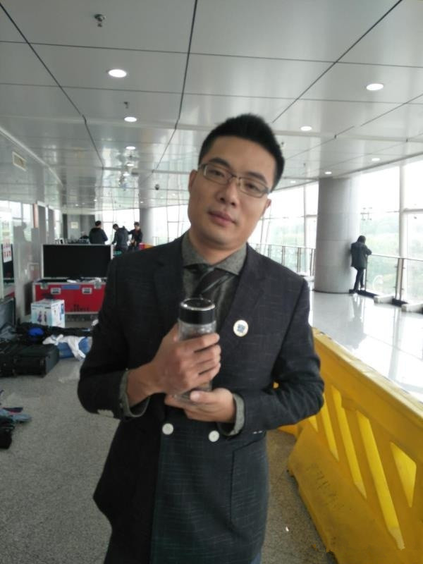 金牌讲师大司马高烧坚持解说,同学们留言表示十分心疼