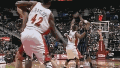 nba钞票漫天飞舞的年代, 姚明这种技术流中锋值多大合同?