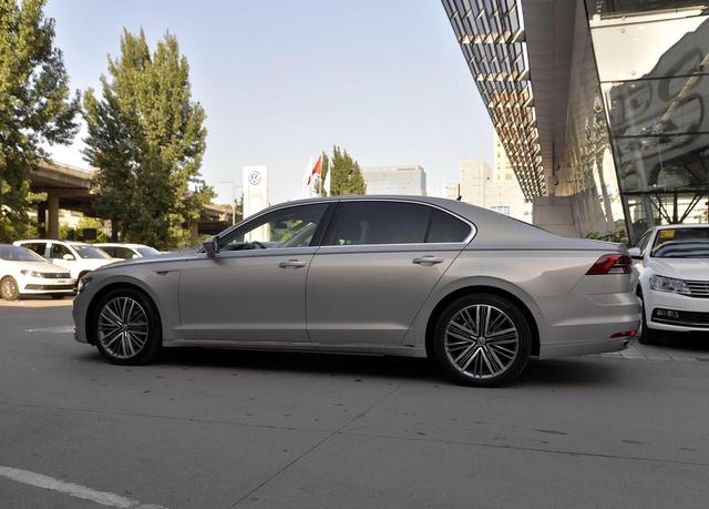 月销终于破千抵宝骏一天！大众唯一一台好车，别再成为下个辉腾