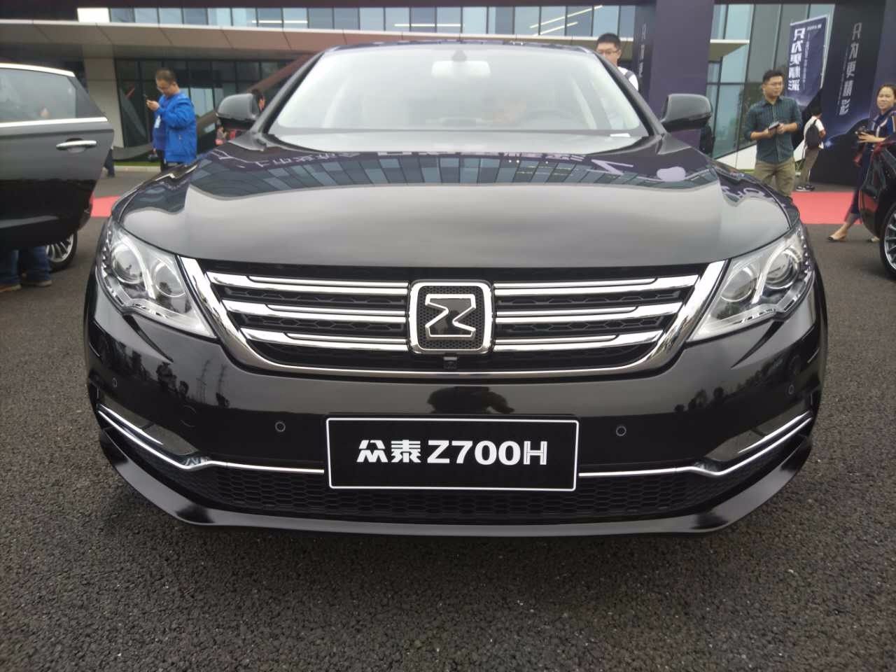 众泰z700h现车实拍 售价10.58-16.58万元