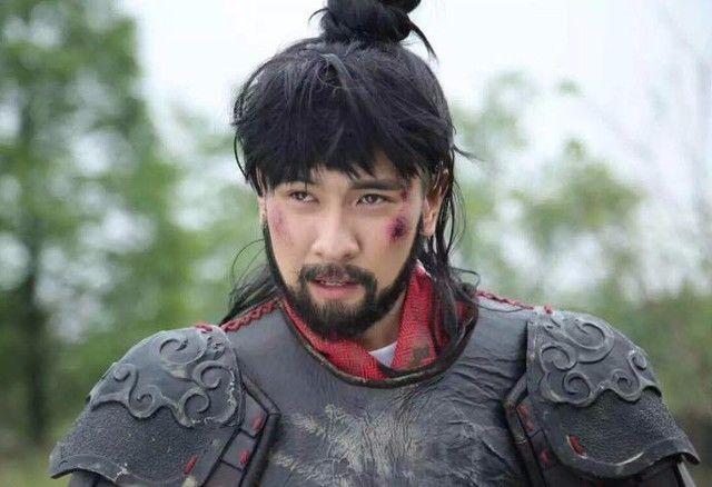 24岁出道,今搭档杨洋饰演男三,他能否复制牛骏