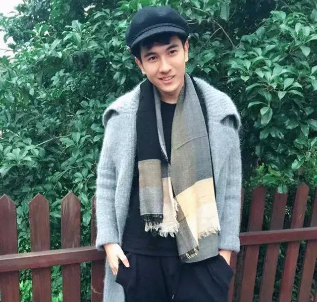 24岁出道,今搭档杨洋饰演男三,他能否复制牛骏