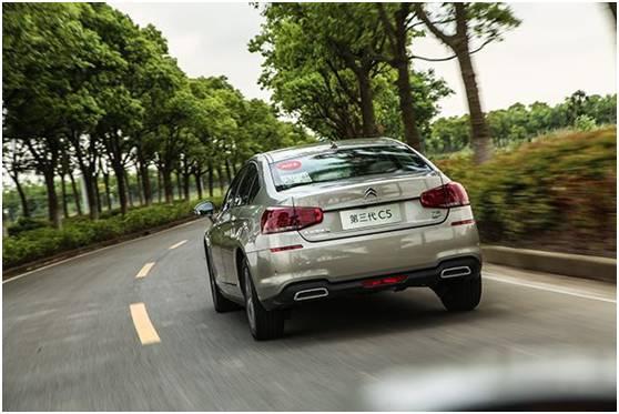 内功扎实，这款极具时尚运动感的合资家轿，没想到还兼顾驾享感受