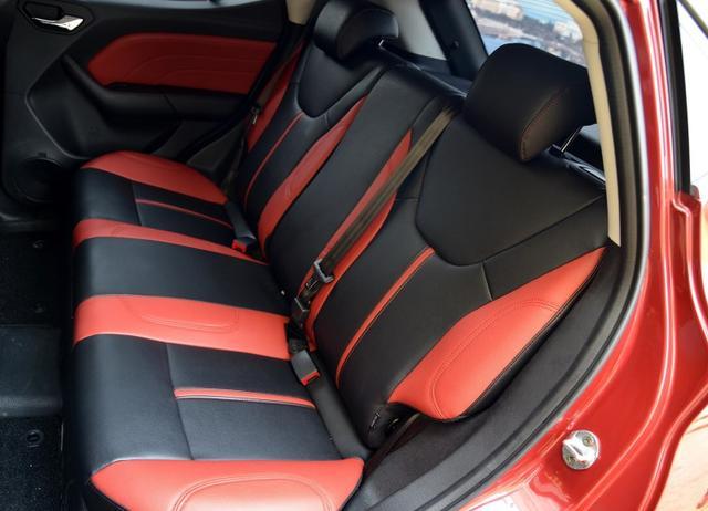 要颜值更靠实力征服车民，这性价比爆表的新晋宠儿，6万小型SUV