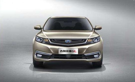 吉利凭借轿车卖进销量前十！帝豪GL内饰配置豪华，做工很细腻