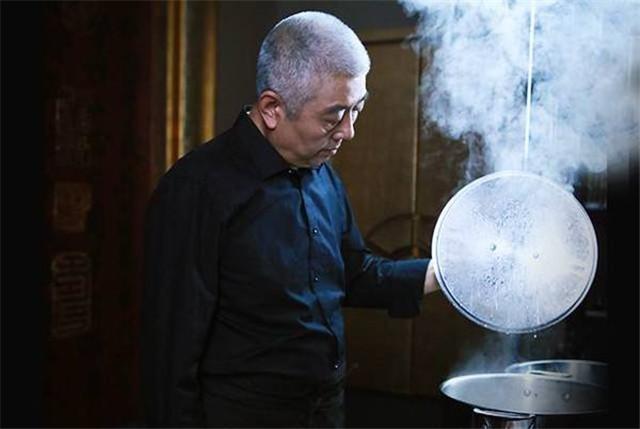 在清朝时期,由川菜名厨所创作为宫廷菜,后来由川菜大师罗国荣发扬光大