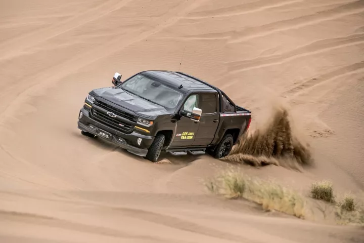 越野车算什么！这些硬货能带你在沙漠上“飞”