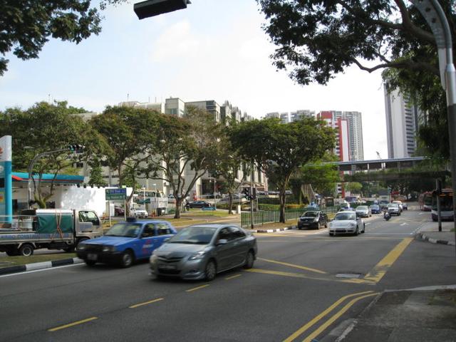 开车有这些习惯，不是在加油，就是在去加油的路上