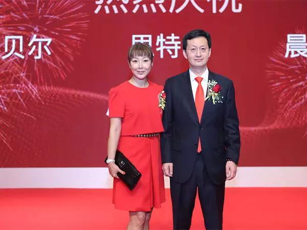 孙悦一不小心晒出自拍照,引发整容质疑,网友:满脸玻尿酸不敢认