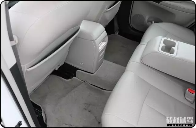 这台10来万的大空间合资车，一箱油能跑1000多公里！