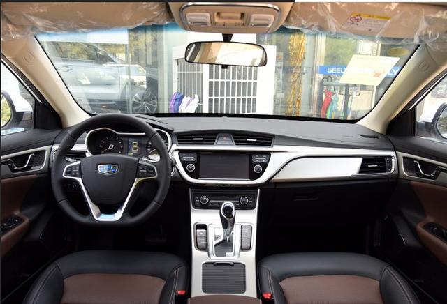 吉利凭借轿车卖进销量前十！帝豪GL内饰配置豪华，做工很细腻