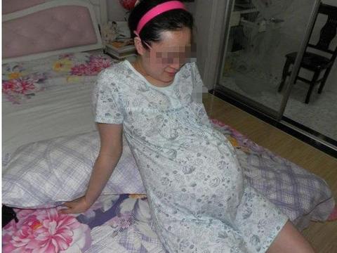 生完孩子一周,产妇肚子再次鼓起,医生检查后大呼:来的真及时!