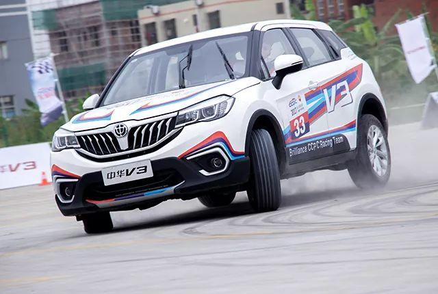 中华V3弯道王体验营开幕；又一款经典越野车宣布停产