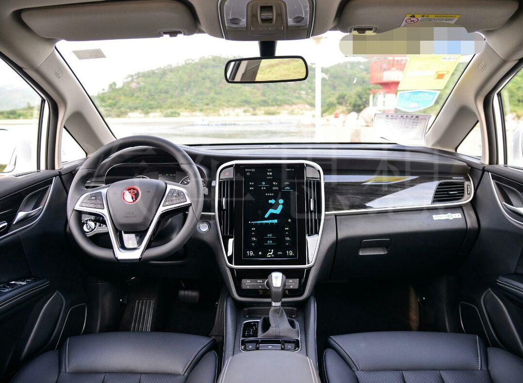 近13万元落地比亚迪宋max能玩王者的中控大屏让车主无法自拔