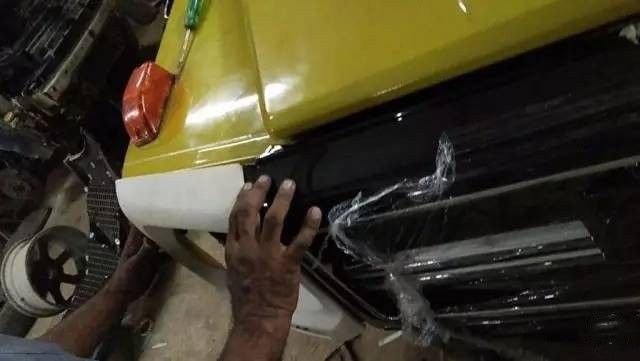 这家毫不起眼的修车店，竟把几万块的烂车改成奔驰G级！