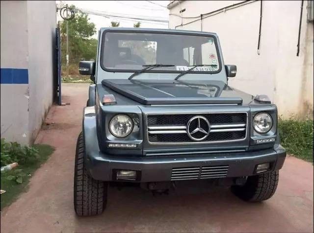 这家毫不起眼的修车店，竟把几万块的烂车改成奔驰G级！