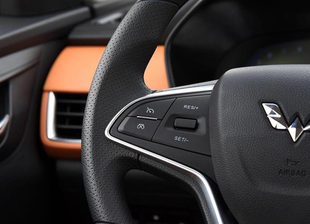 买车送车模！这款车售价曝光引来数十万网友关注，不愧为神车！