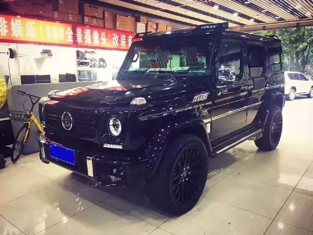 这家毫不起眼的修车店，竟把几万块的烂车改成奔驰G级！