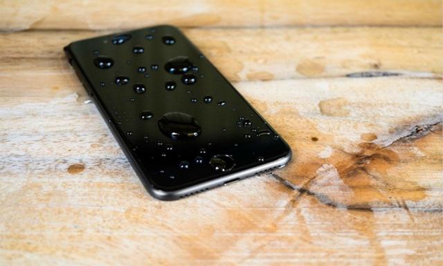 手机进水用吹风机吹你这是在作死这样做才是正确的