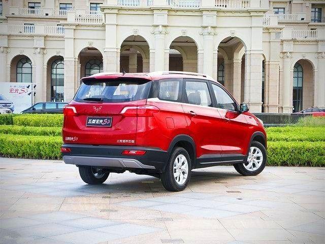 神车五菱宏光已吃定MPV市场 推大七座SUV 售价5万起售