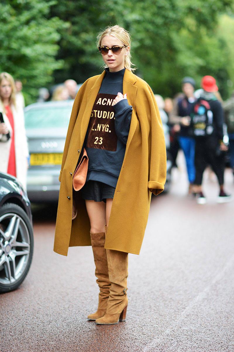 秋天流行色芥末黄怎么搭?