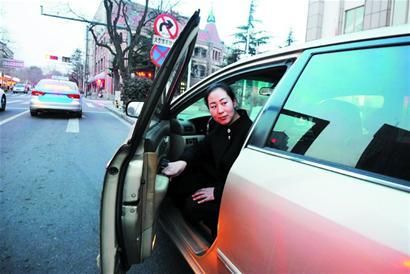 不是开玩笑,开车别小看这几个小动作,安全度提