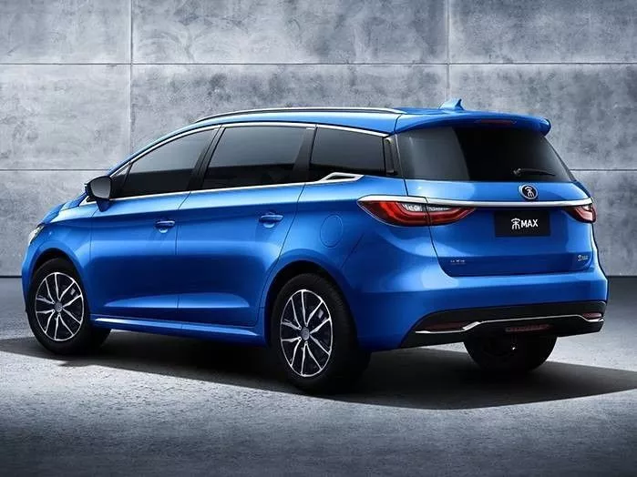 7.99万起标配7座，史上最漂亮的比亚迪，买哪款最精明？