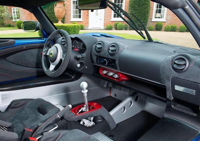 这品牌在国内只有一家4S店，却和保时捷，法拉利齐名！