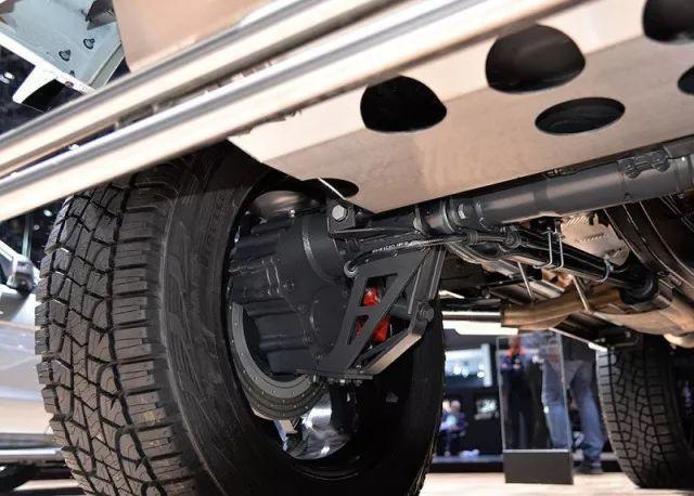 中华V3弯道王体验营开幕；又一款经典越野车宣布停产