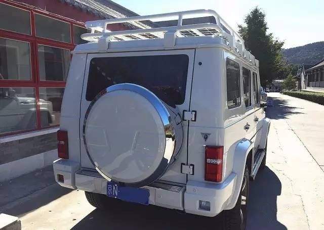 这家毫不起眼的修车店，竟把几万块的烂车改成奔驰G级！