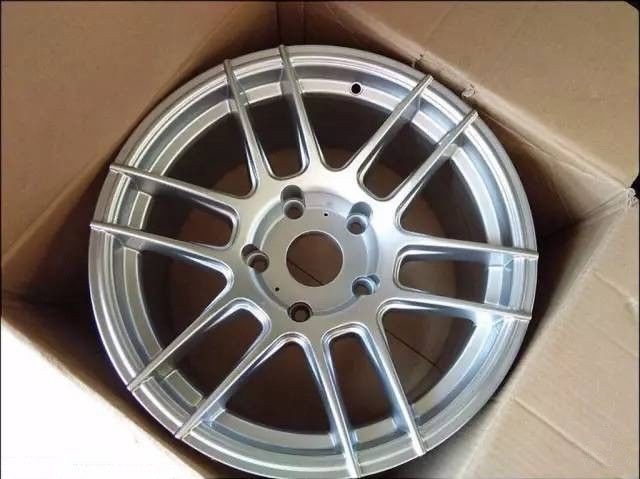 这家毫不起眼的修车店，竟把几万块的烂车改成奔驰G级！