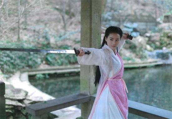 赵丽颖杨幂刘亦菲 古装剧中哪位女星执剑最帅气