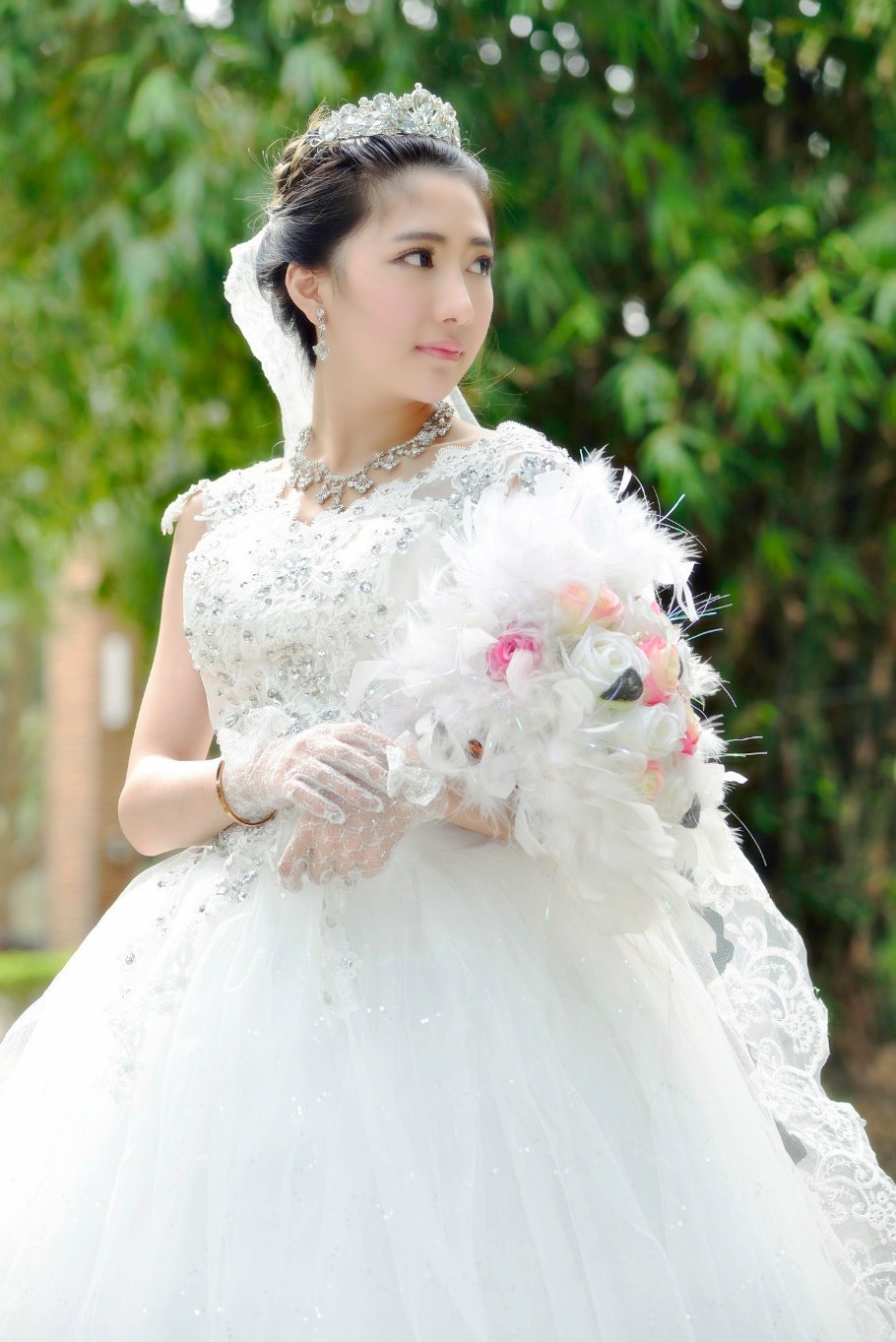 一个待出嫁的美丽新娘看上去不是很开心(多图)