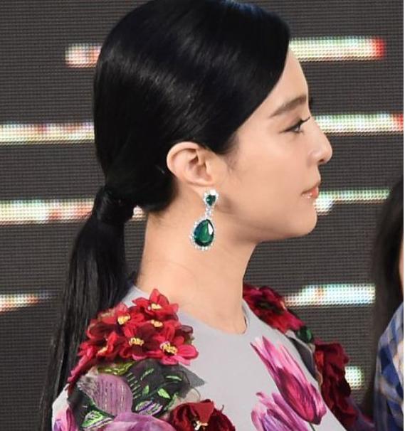 杨幂范冰冰刘亦菲angelababy,原来女神都有双下巴