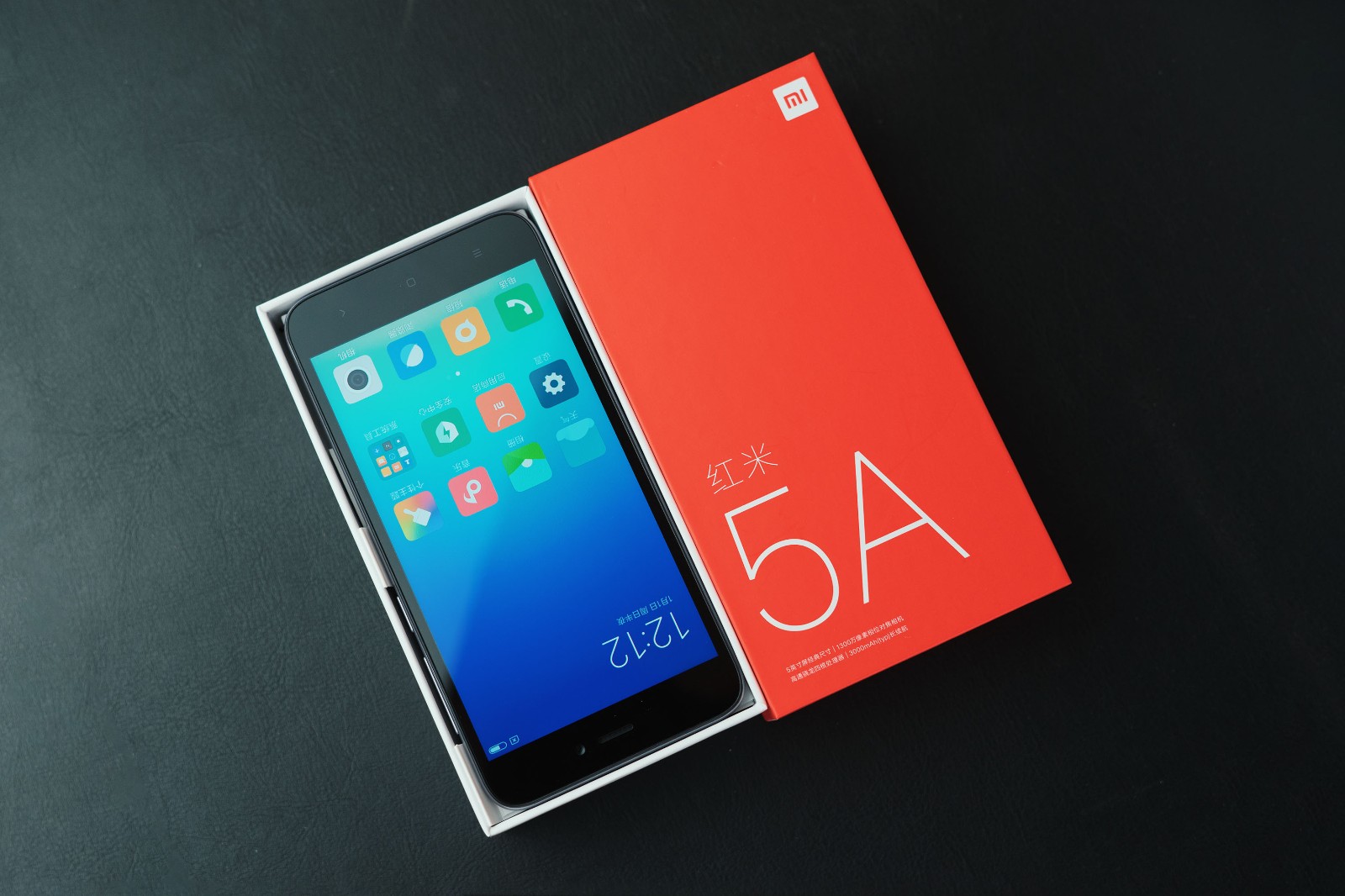 红米5a开箱图赏,或许是最实惠的百元机!_新浪看点