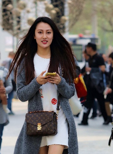 北京街拍美女:三里屯众多女神中谁笑的最美?