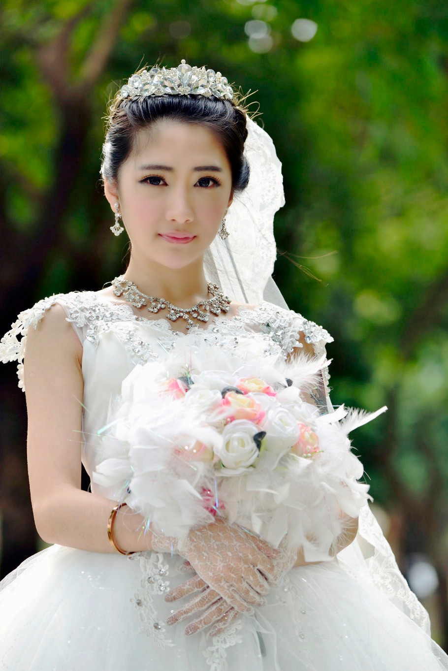 一个待出嫁的美丽新娘看上去不是很开心(多图)