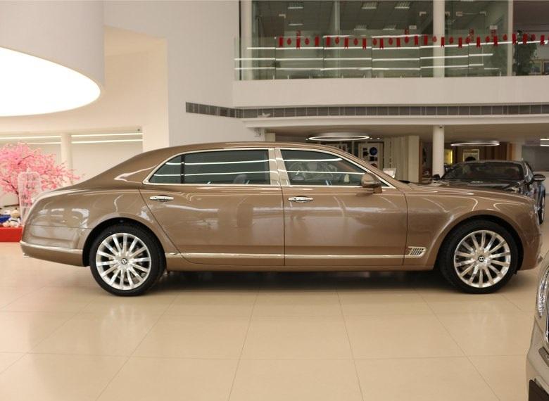 最贵"大众车",6.75l v8发动机,车门一开,劳斯莱斯都得歇菜