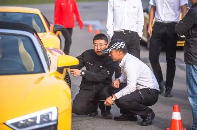 在这里开车，飙到200km/h都不违法，一大波妹子为你喝彩！