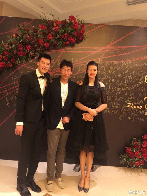 惠若琪与沈琼3天内2次在婚礼现场"相逢",被喊话在一起