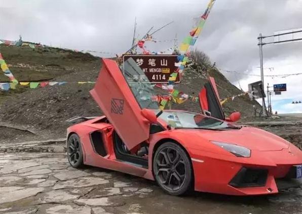 上千万的超级跑车，来到川藏线全部认怂，爬山还是它们强