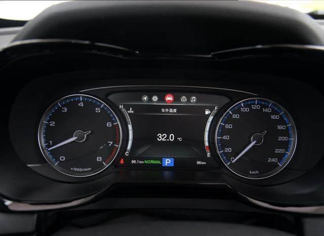 与大哥GS8相比，传祺GS7到底有啥不同，值得买吗？